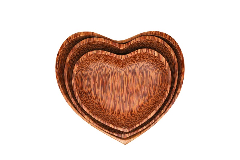 Set of 3 Coconut Wood Heart Shape Plates Natural