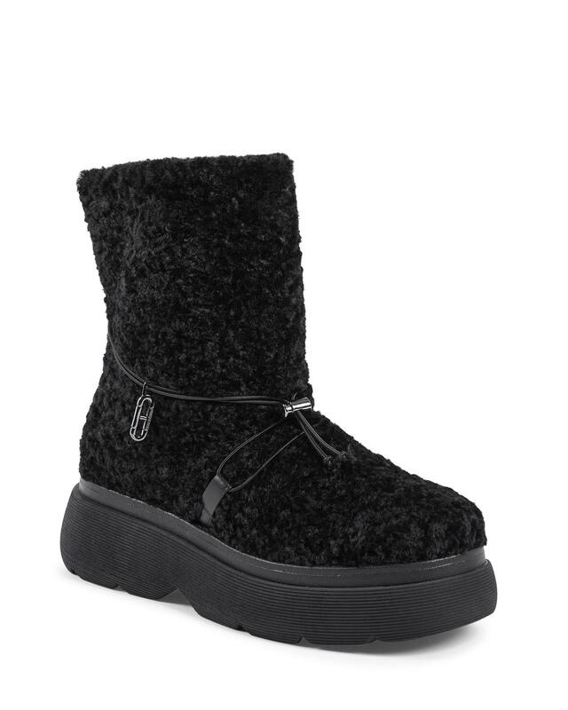 Modern Shearling Ankle Boot with Rubber Soles - 37 EU